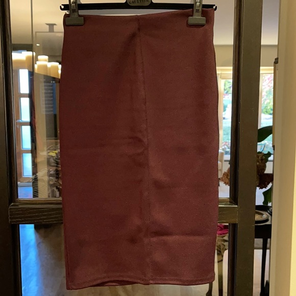 Zara burgundy bodycon midi skirt size M - Picture 1 of 2